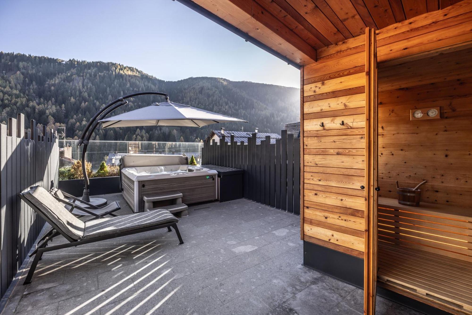 Hotel Ravelli Luxury Spa Mezzana  Exteriér fotografie
